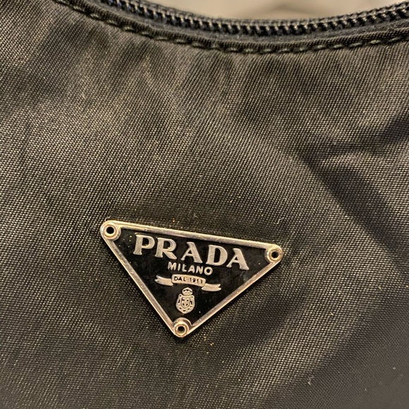 🛍SOLD🛍 PRADA Nylon Bag - Picture 2 of 8